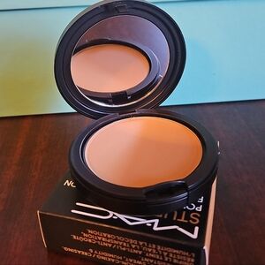 MAC Black Compact Case